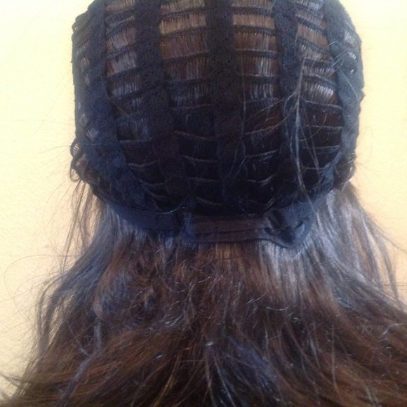 Medium Length Ash Brown Synthetic Wig **LIKE NEW** - Picture 9 of 9